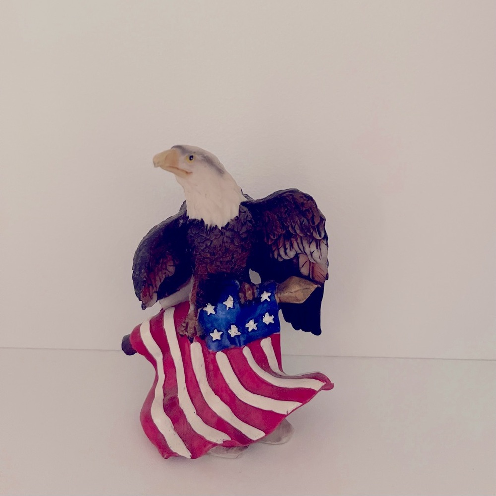 Ceramic New American Eagle Statue.